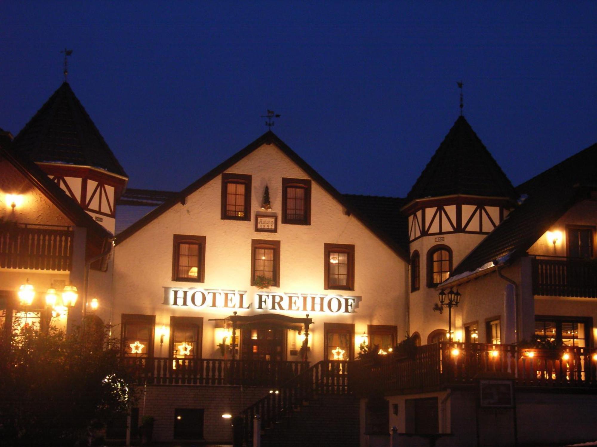 Hotel Freihof Hiddenhausen Exterior photo