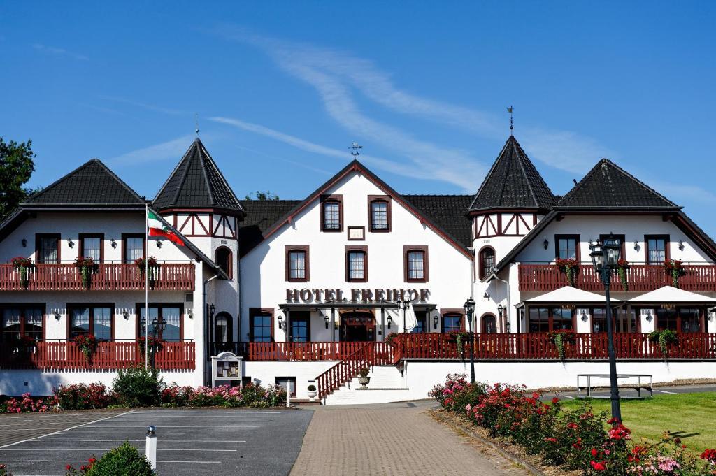Hotel Freihof Hiddenhausen Exterior photo